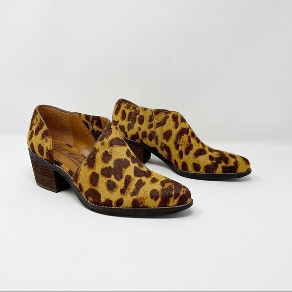 Zodiac Maddie Calf Hair Cheetah Booties Slip On 6 - Picture 1 of 9